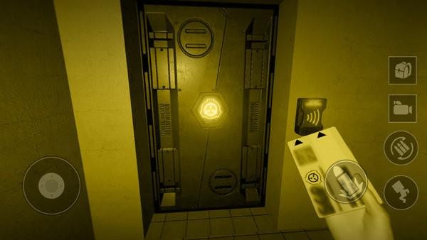 恐怖后室模拟器游戏截图0