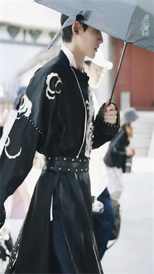 王一博张哲瀚撞衫图片 v1.0