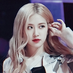Rosé朴彩英稀有图头像壁纸朋友圈背景图.jpg