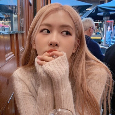 Rosé朴彩英稀有图头像壁纸朋友圈背景图 1.0