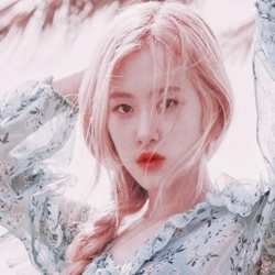 Rosé朴彩英稀有图头像壁纸朋友圈背景图.jpg