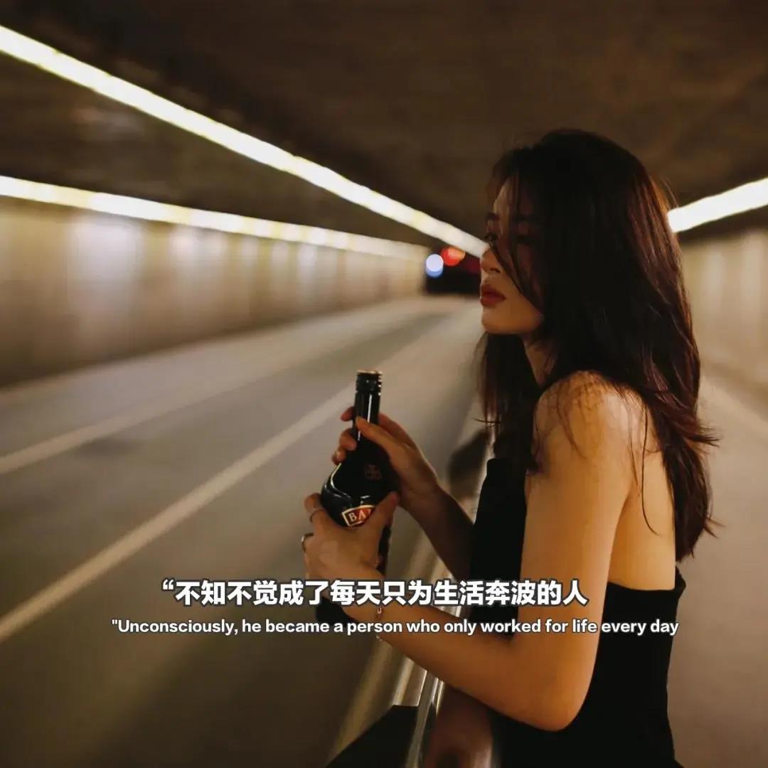 多谢你的绝情让我学会了死心猫咪拿枪背景图.jpg 多谢你的绝情让我学会了死心猫咪拿枪背景图.jpg