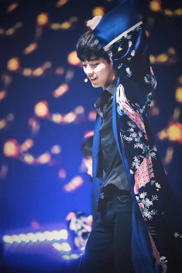 肖战壁纸图片手机版 v1.0